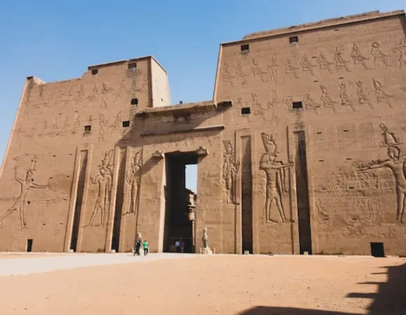Abu Simbel from Hurghada tour