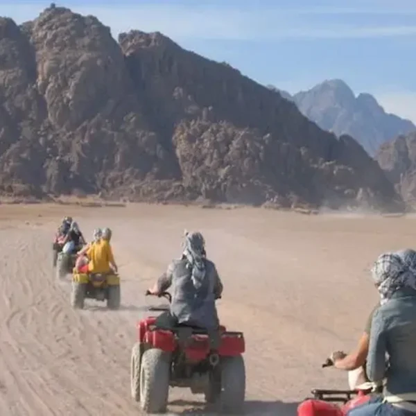 Super Safari Hurghada – čtyřkolky, buggy, Jeep, velbloudi a BBQ