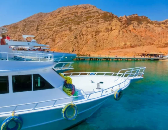 Výlet Ras Mohamed a White Island z Sharm El Sheikhu