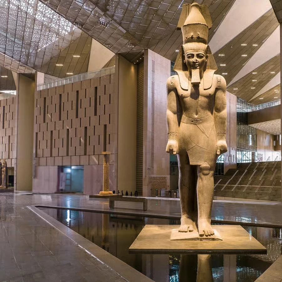 Grand Egyptian Museum Tour & Pyramids and Sphinx Tour with Lunch