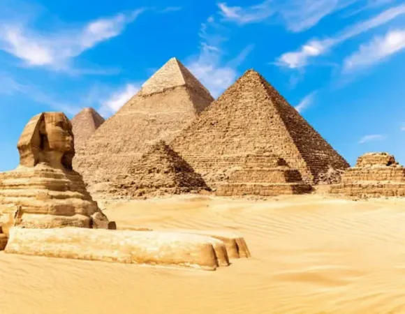 Private Cairo Tour from Hurghada: Grand Egyptian Museum, Pyramids & Sphinx